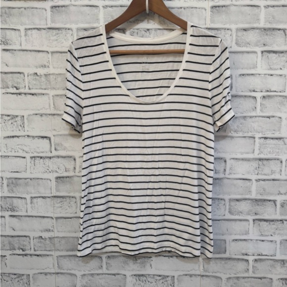 a new day Tops - A new day white scoop neck white with black stripes short sleeve shirt Small